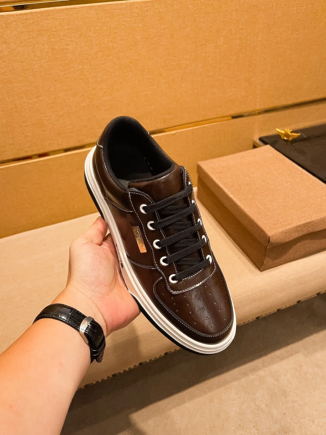 Men's shoes💰 420💰[BV]🔥 High-end men's shoes brand official website 1:1 latest masterpiece: the upper is made of Italian imported first-layer cowhide with a comfortable and breathable lining➕original non-slip and wear-resistant outsole🔥, making walking more convenient and comfortable! An exclusive new model, a stunning work, a beautiful 1:1 replica [color] compared to the official quality! Create a fashionable personality to set off your uniqueness! A must-have for trendy men! Classic 🔥Size: 38-44 Color: 🔥 Colors available🔥.